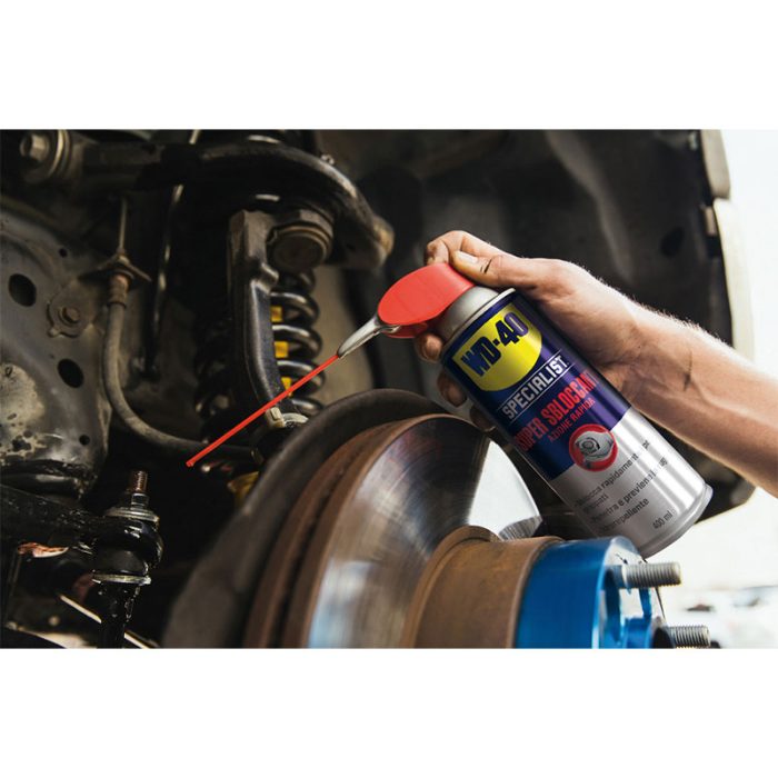 WD-40 Super Sbloccante uso su ingranaggi